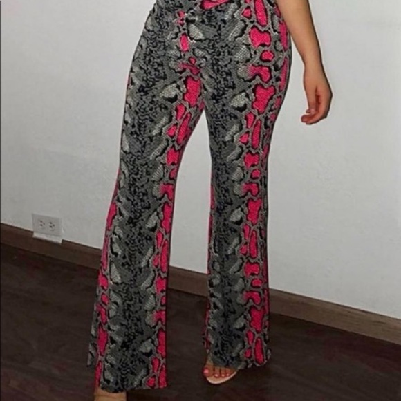 Pink Gray Snake Skin Print 2 Piece Set Outfit - Picture 2 of 2